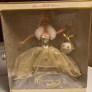2000 holiday Barbie
